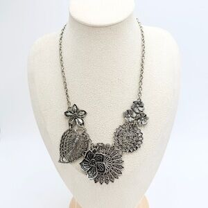 Premier Designs Silver Botanical Floral Leaves Statement Necklace
